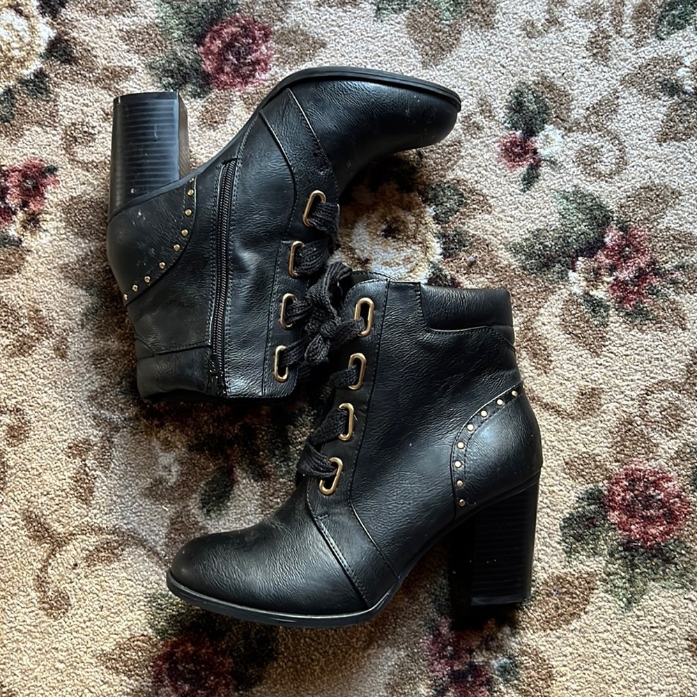 Apt 9 black boots